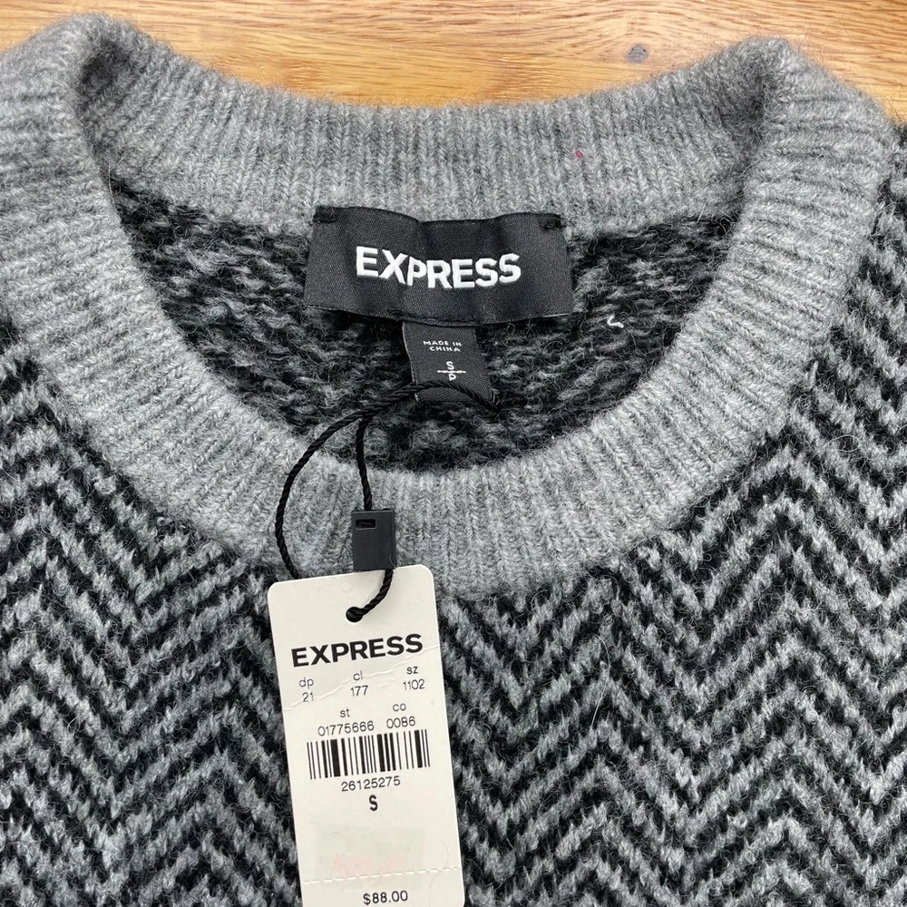 Express Heathered Gray Crewneck Sweater with Herringbone Pattern NWT - Small - Picture 2 of 6
